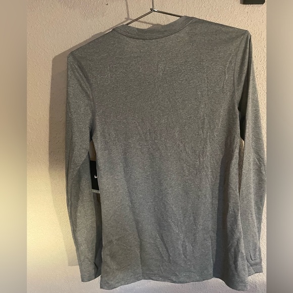 New with tags Nike Drifit XS women’s workout shirt - Picture 3 of 5